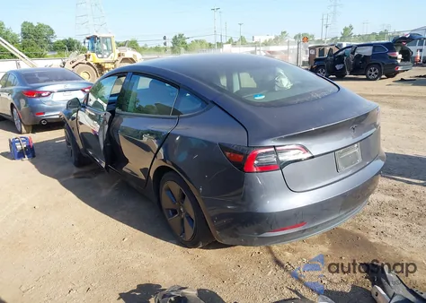 2023 Tesla Model 3 z USA, uszkodzony, nr VIN 5YJ3E1EA8PF488065